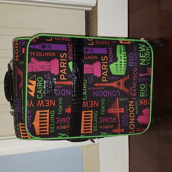 UNBRANDED Handbags - 💘🖤💘 GRAFFITI SPINNER LUGGAGE CARRY-ON ROLLING WHEELED TRAVEL LUGGAGE